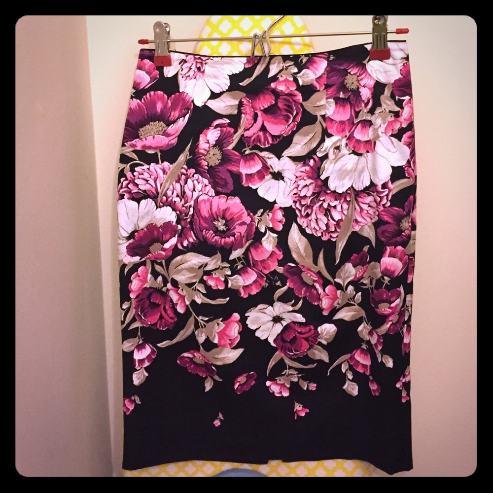 Pink/purple/beige/black WHBM flower skirt